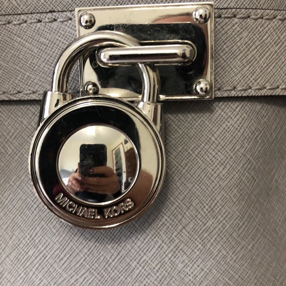 Michael Kors Large Pearl Grey Hamilton Satchel - Picture 2 of 13